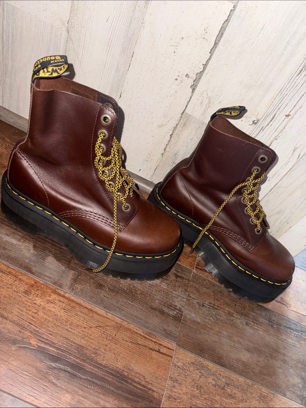 Doc Marten’s Jadon Brown Leather Platform Lace-Up Boots Size US 7 - Picture 2 of 6